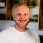 Headshot of Rob Hatch, Chief Creative Officer at Digital Elevator | DevOut Labs' Partner